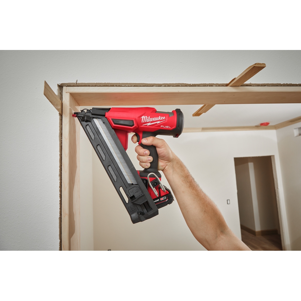 Cloueur de finition MILWAUKEE M18 FN15GA-0X FUEL, 18V, 15 Gauge, sans batterie - 4933478091
