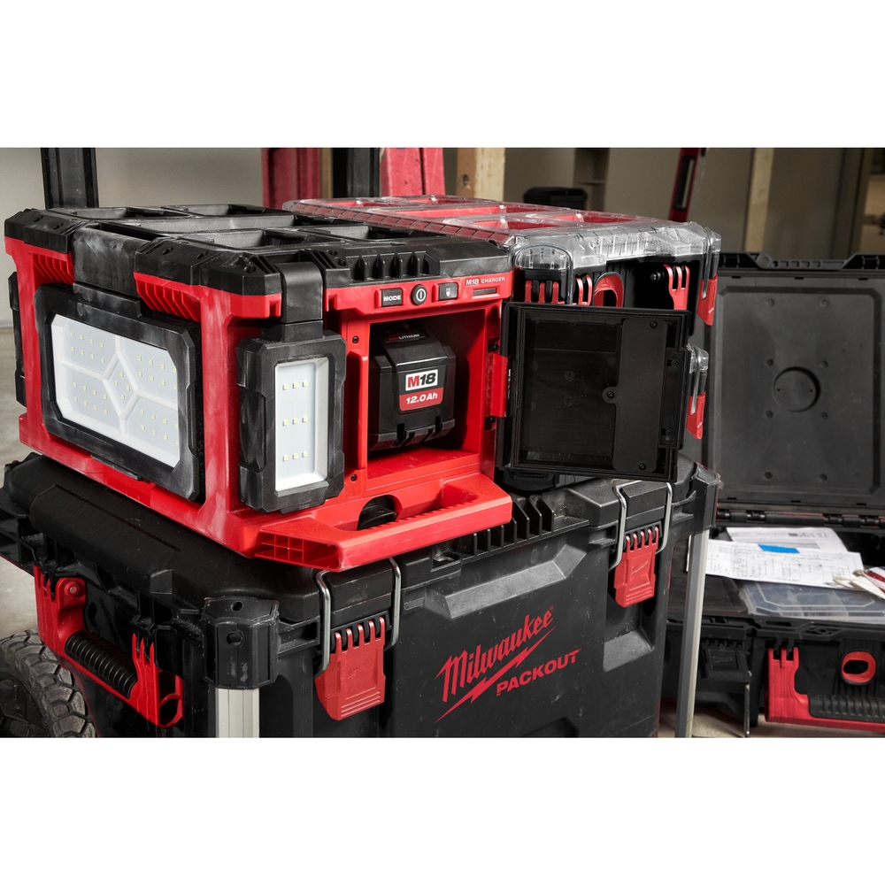 ECLAIRAGE DE ZONE 3000 LUMENS MILWAUKEE M18 POALC-0 CHARGEUR PACKOUT - 4933478120