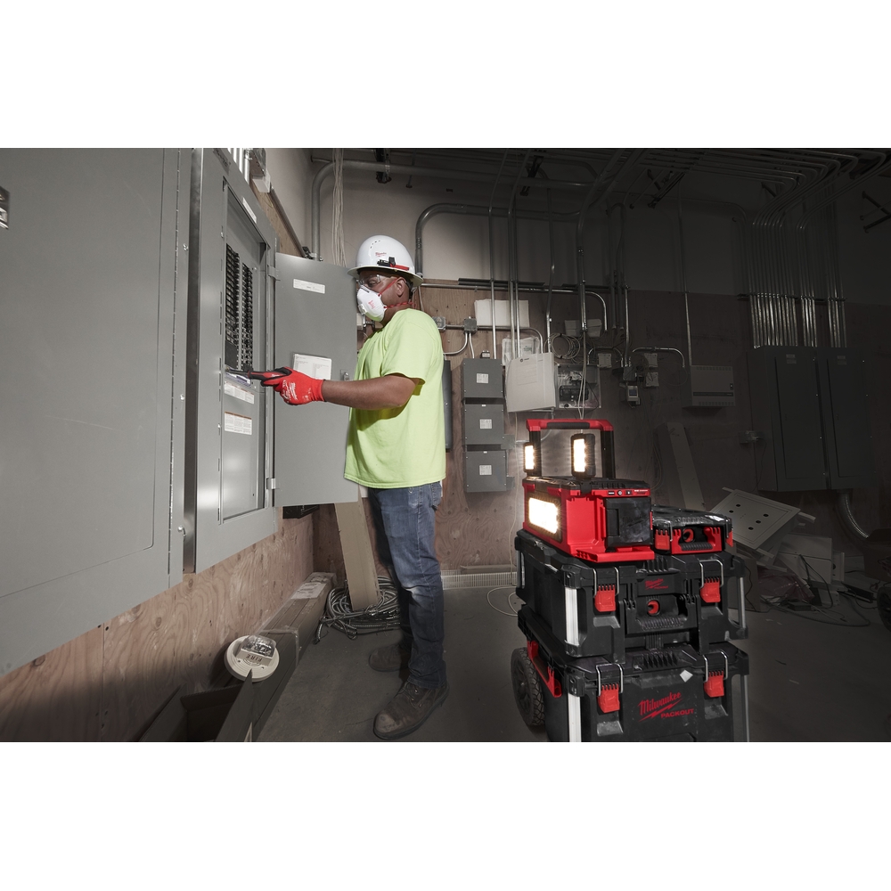 ECLAIRAGE DE ZONE 3000 LUMENS MILWAUKEE M18 POALC-0 CHARGEUR PACKOUT - 4933478120