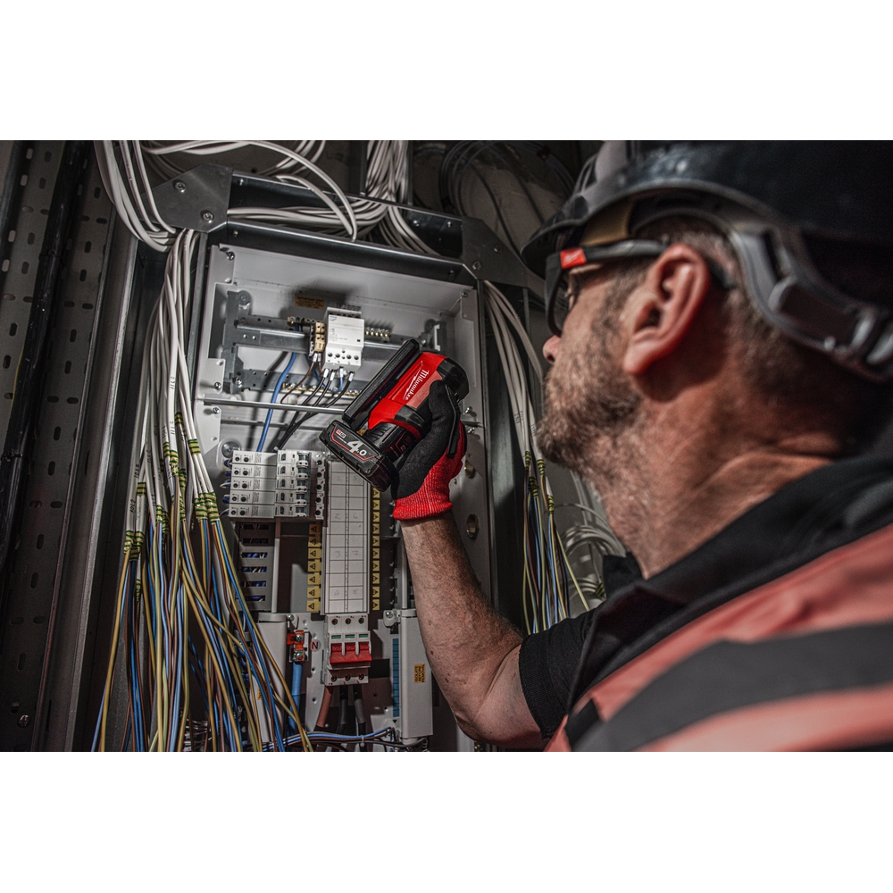Projecteur de chantier compact orientable, 12v, 700 lumens, sans batterie MILWAUKEE - 4933478226