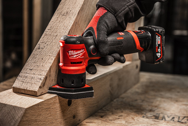 Ponceuse delta 12V, 4.0 Ah - HD Box, 1 batterie M12 B4, 1 chargeur C12 C MILWAUKEE - 4933479681