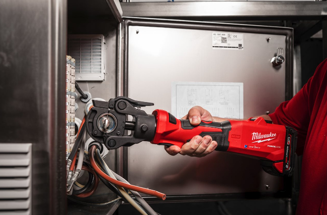 Sertisseuse hydraulique 60KN, sans batterie - Coffret, sans batterie, ni chargeur MILWAUKEE - 4933479683