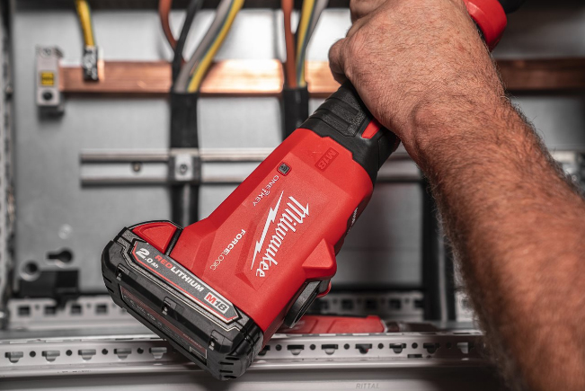 Sertisseuse hydraulique 60KN, sans batterie - Coffret, sans batterie, ni chargeur MILWAUKEE - 4933479683