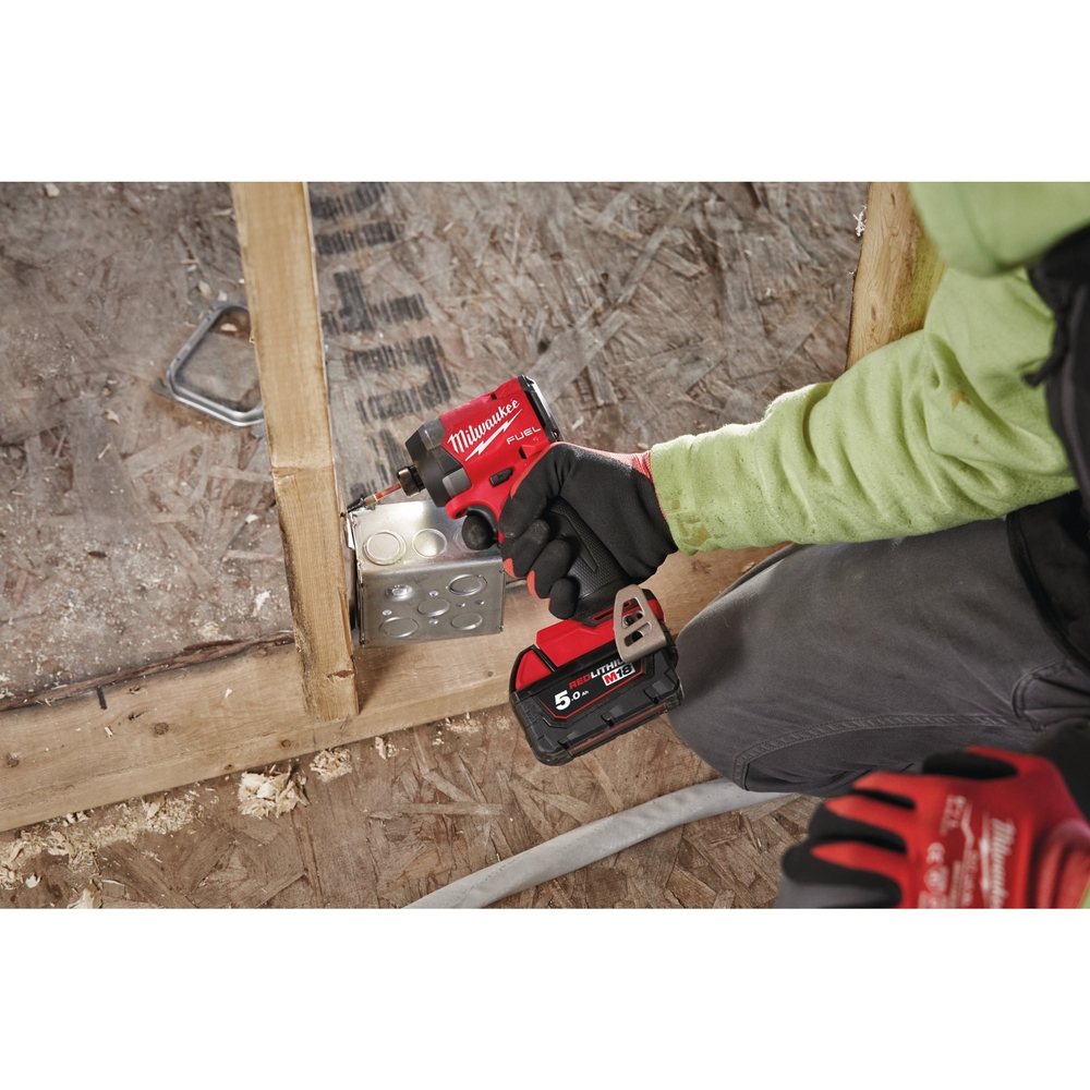 VISSEUSE À CHOCS HEX ¼ COMPACTE MILWAUKEE 226 NM M18 FID3-0X SANS BATTERIE - 4933479864
