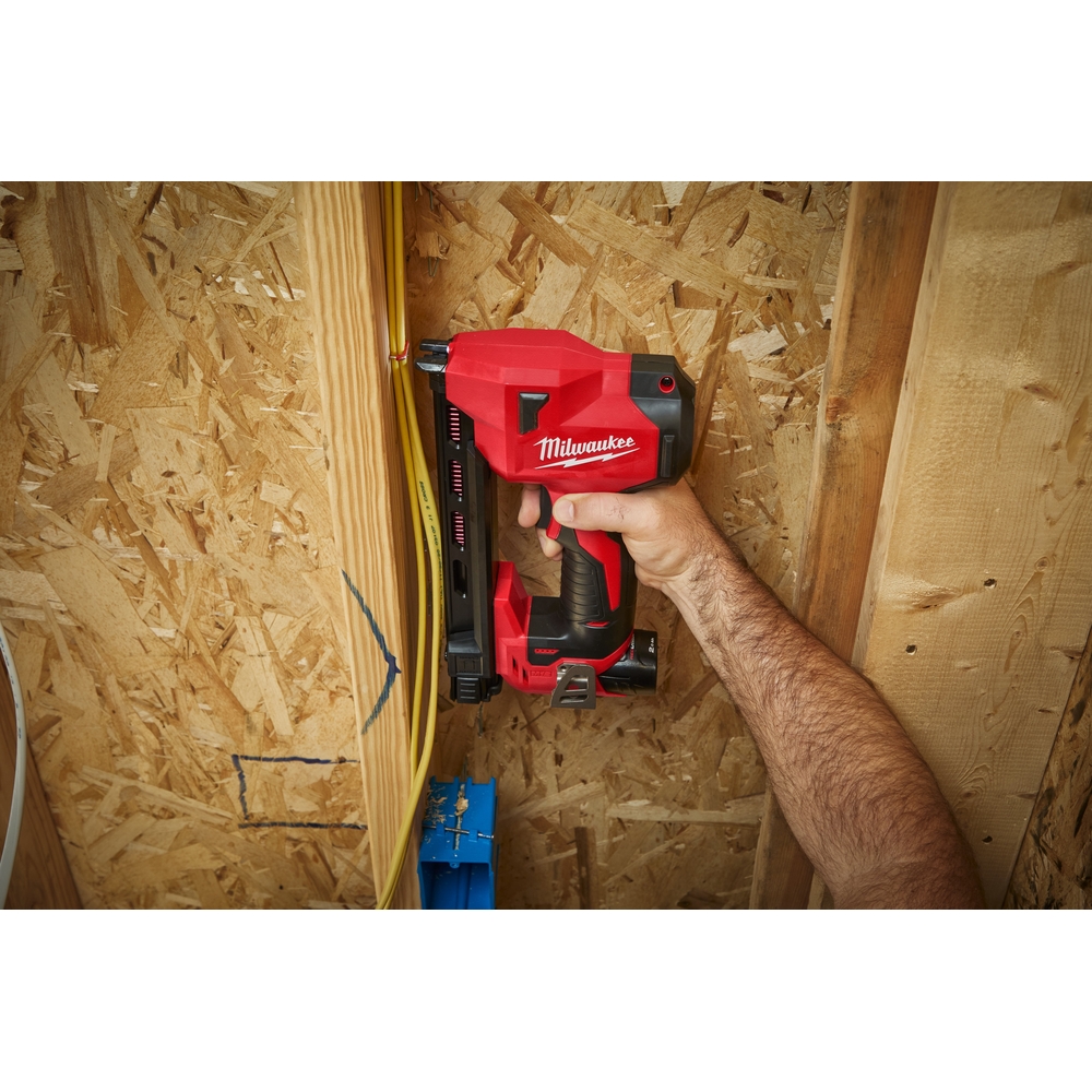 Agrafeuse électricien, 12V, sans batterie, sans batterie, ni chargeur MILWAUKEE - 4933480488
