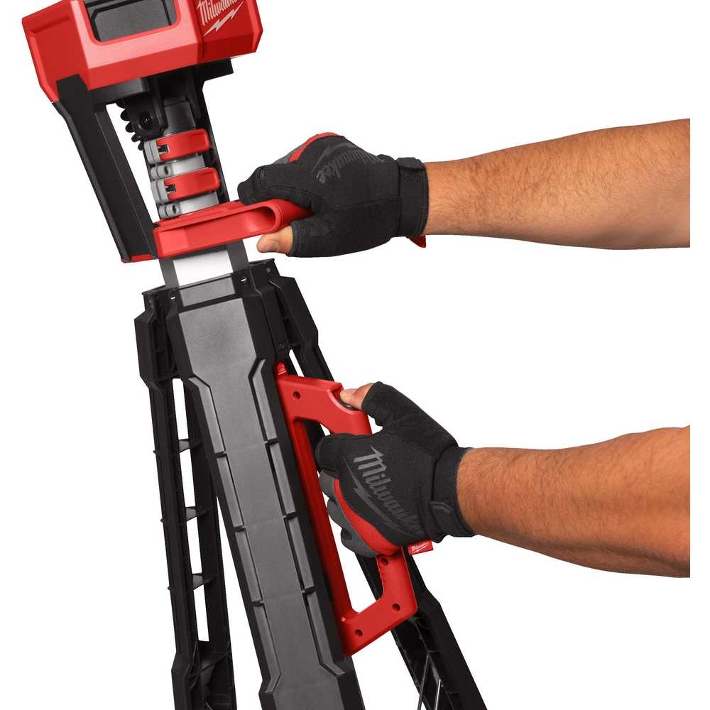Projecteur trépied de chantier 18V, 5Ah, 2800 Lumens - Sac de Transport, 2 batteries M18 5Ah, chargeur M12-18FC MILWAUKEE - 4933492903
