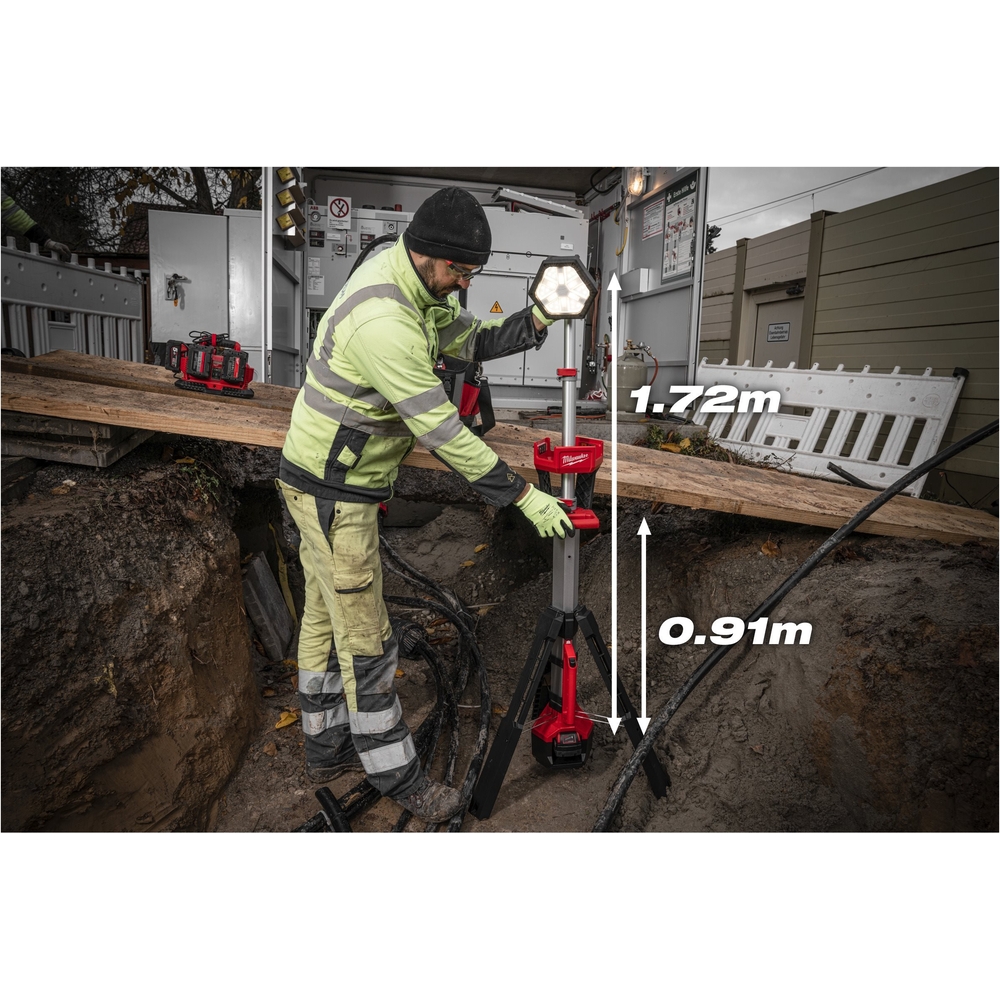 Projecteur trépied de chantier 18V, 5Ah, 2800 Lumens - Sac de Transport, 2 batteries M18 5Ah, chargeur M12-18FC MILWAUKEE - 4933492903