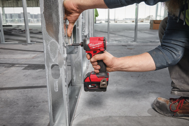 VISSEUSE A CHOCS MILWAUKEE FID3 Hex ¼ 226 Nm FUEL M18 sans batterie 4933498061