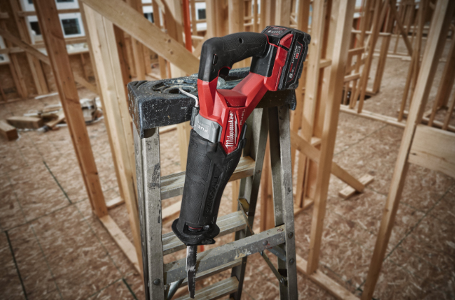 SCIE SABRE 18 VOLTS FUEL - M18 FSZ-0 MILWAUKEE - 4933498063