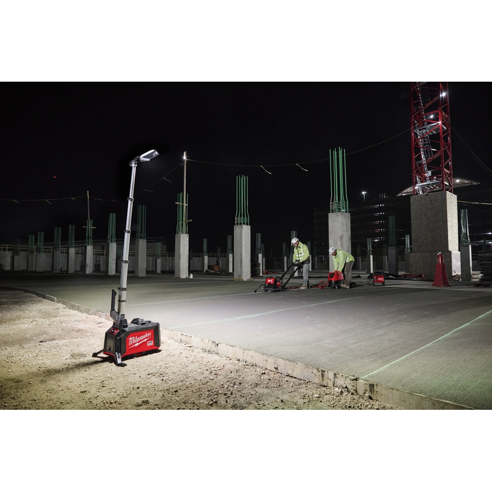 MX FUEL Tour d'éclairage 15000 lumens MILWAUKEE Packout 4933498075