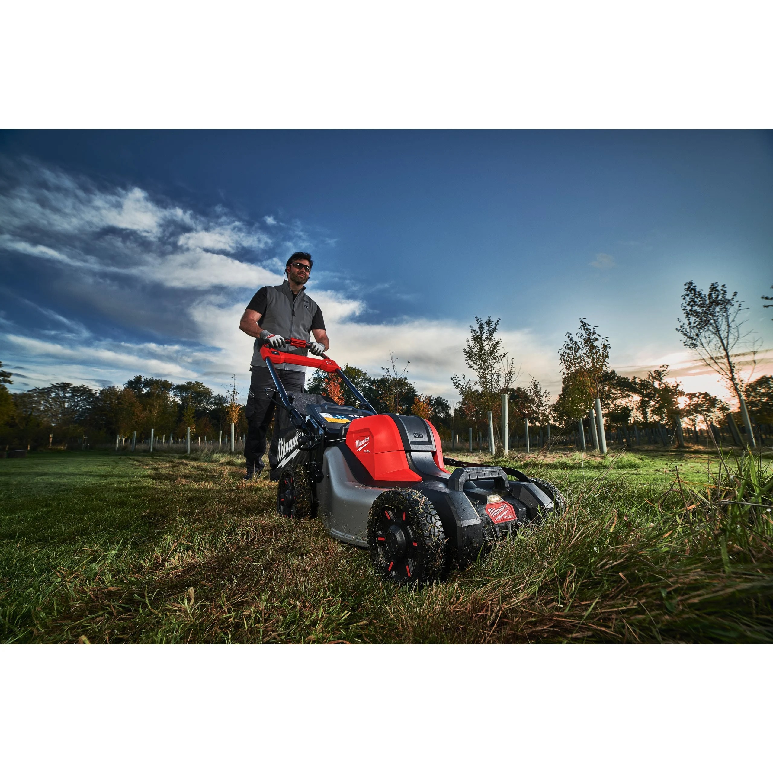 TONDEUSE À GAZON 18 VOLTS FUEL M18 F2LM46-802 - MILWAUKEE - 4933499215