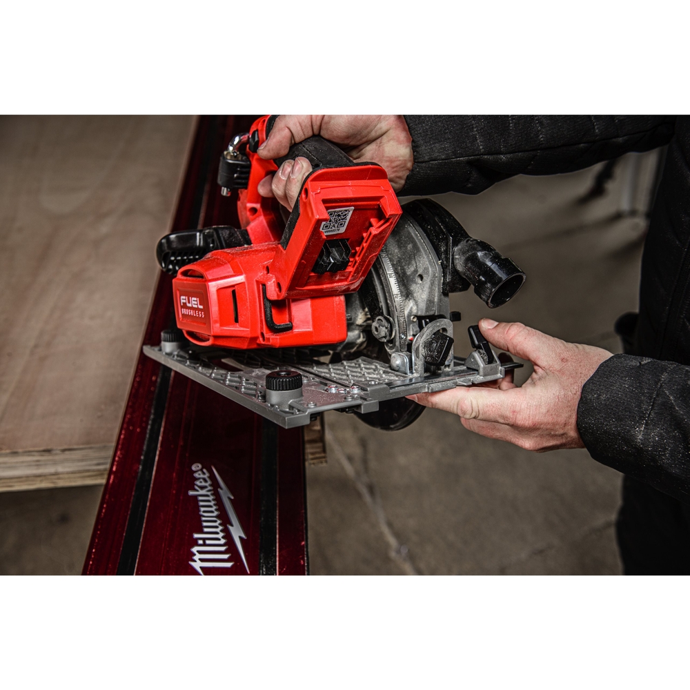 Scie circulaire FUEL 66mm 18V avec adaptateur rail de guidage M18 FCSDC165​-552C MILWAUKEE - 4933499997