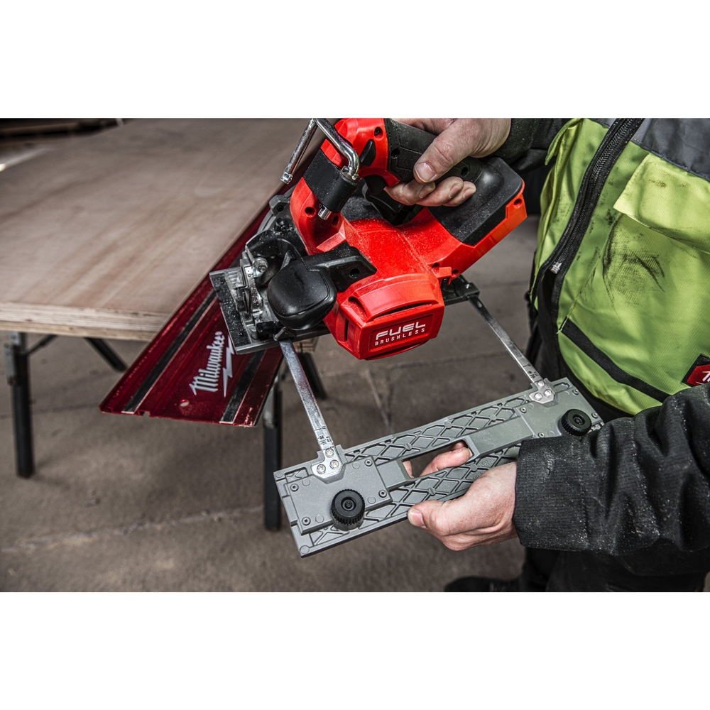 Scie circulaire FUEL 66mm 18V avec adaptateur rail de guidage M18 FCSDC165​-552C MILWAUKEE - 4933499997