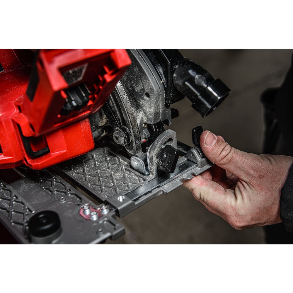 Scie circulaire FUEL 66mm 18V avec adaptateur rail de guidage M18 FCSDC165​-552C MILWAUKEE - 4933499997