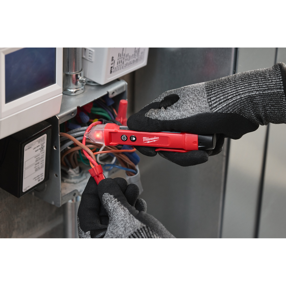 Détecteur de tension sans contact avec lampe torche 90-1000V NCVDF MILWAUKEE - 4933500161