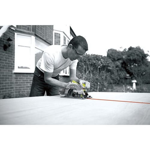 Scie circulaire RYOBI 1600 W compacte & légère - 5133002927
