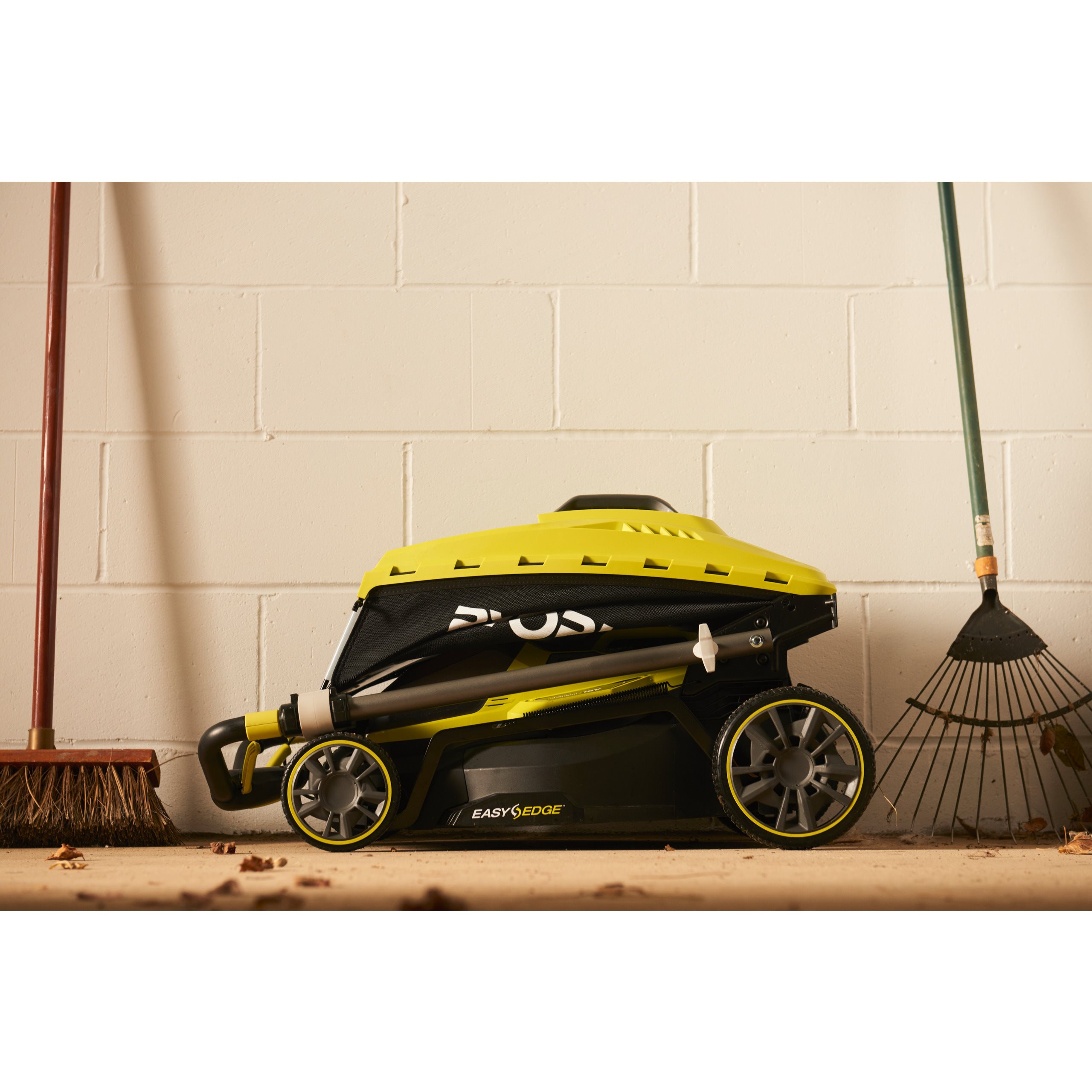 Tondeuse RYOBI RY18LMH37LT25-250 18V ONE + Brushless coupe 37cm - 5133004582