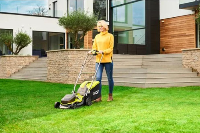 Tondeuse Hybride RYOBI RY18LMH37LT25-250 alimentée par 2 batteries 18V ONE+ 37 cm (2 x 5,0 Ah) 5133004583 RY18LMH37A250