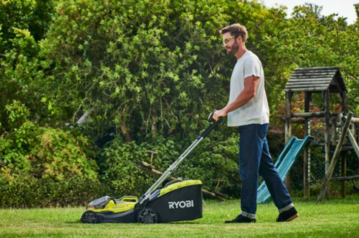 Tondeuse Hybride RYOBI RY18LMH37LT25-250 alimentée par 2 batteries 18V ONE+ 37 cm (2 x 5,0 Ah) 5133004583 RY18LMH37A250