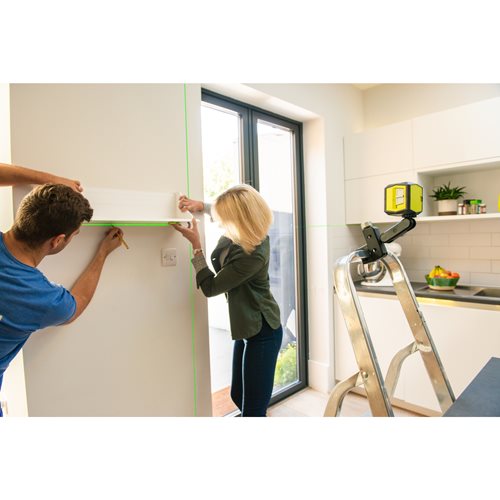 Laser croix vert - portée 15 m - précision +/- 0,5 mm - Livré avec une pince de fixation et 2 piles RYOBI - 5133004864