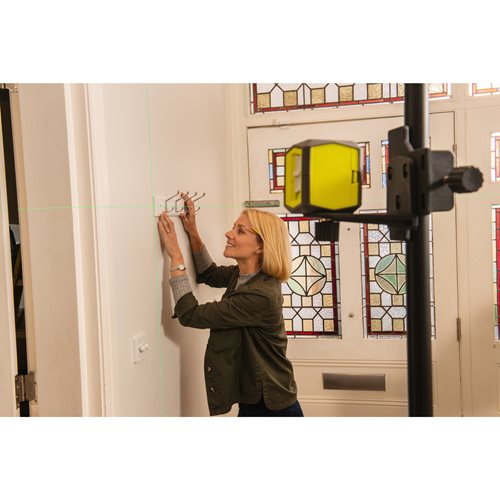 Laser croix vert - portée 15 m - précision +/- 0,5 mm - Livré avec une pince de fixation et 2 piles RYOBI - 5133004864