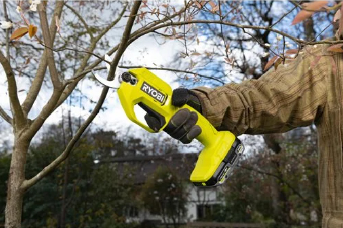 Sécateur RYOBI 18V ONE+™ (vendu sans batterie ni chargeur) RY18SCA0 - 5133005024