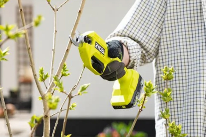 Sécateur RYOBI 18V ONE+™ (vendu sans batterie ni chargeur) RY18SCA0 - 5133005024