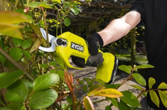 Sécateur RYOBI 18V ONE+™ (vendu sans batterie ni chargeur) RY18SCA0 - 5133005024