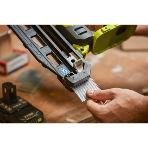 Cloueur de finition 16G à air comprimé 18V RYOBI R16GN18-0 - 5133005137