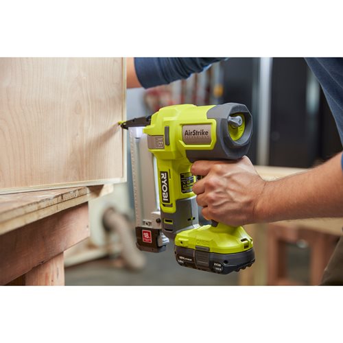 Agrafeuse de finition 18G à air comprimé 18V - agrafes dos 5,5 à 6,1 mm, longueur 10 mm à 38 mm - 5133005138