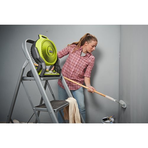 Ventilateur 18V - diamétre 19 cm - tête orientable haut/bas & droite/gauche - 3 vitesses 2100 / 1300 / 700 tr/min RYOBI - 5133005596