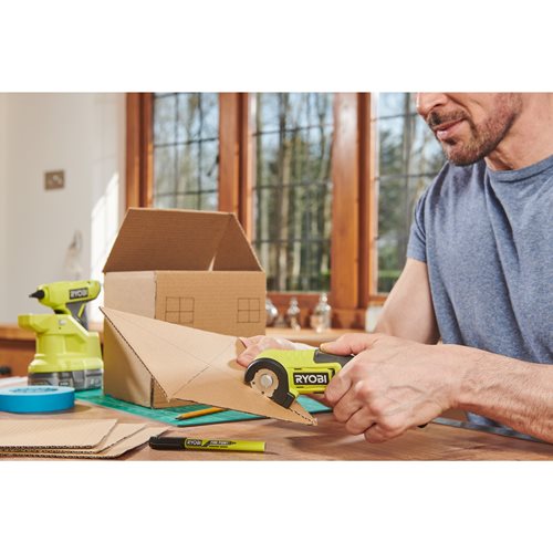 Mini-scie 4V - Câble USB C - 1 batterie 2,0 Ah - Livrée avec 1 lame 38 mm RYOBI - 5133005639
