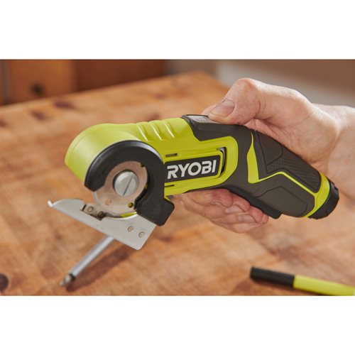Mini-scie 4V - Câble USB C - 1 batterie 2,0 Ah - Livrée avec 1 lame 38 mm RYOBI - 5133005639