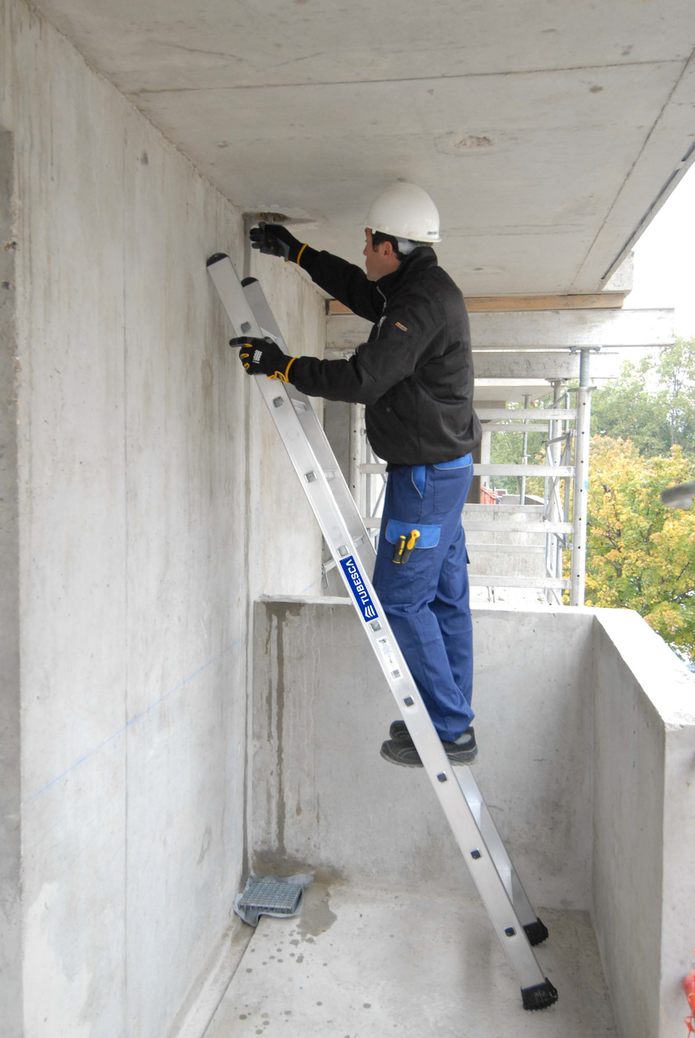 ECHELLE MEUNIERE ALU À MARCHES ACCES À 3.65M- TUBESCA COMABI - 02210110