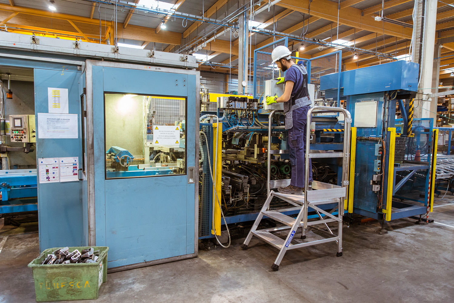 MARCHEPIED PODIUM 2 MARCHES ACCÈS À 2.49M - TUBESCA COMABI - 02374202