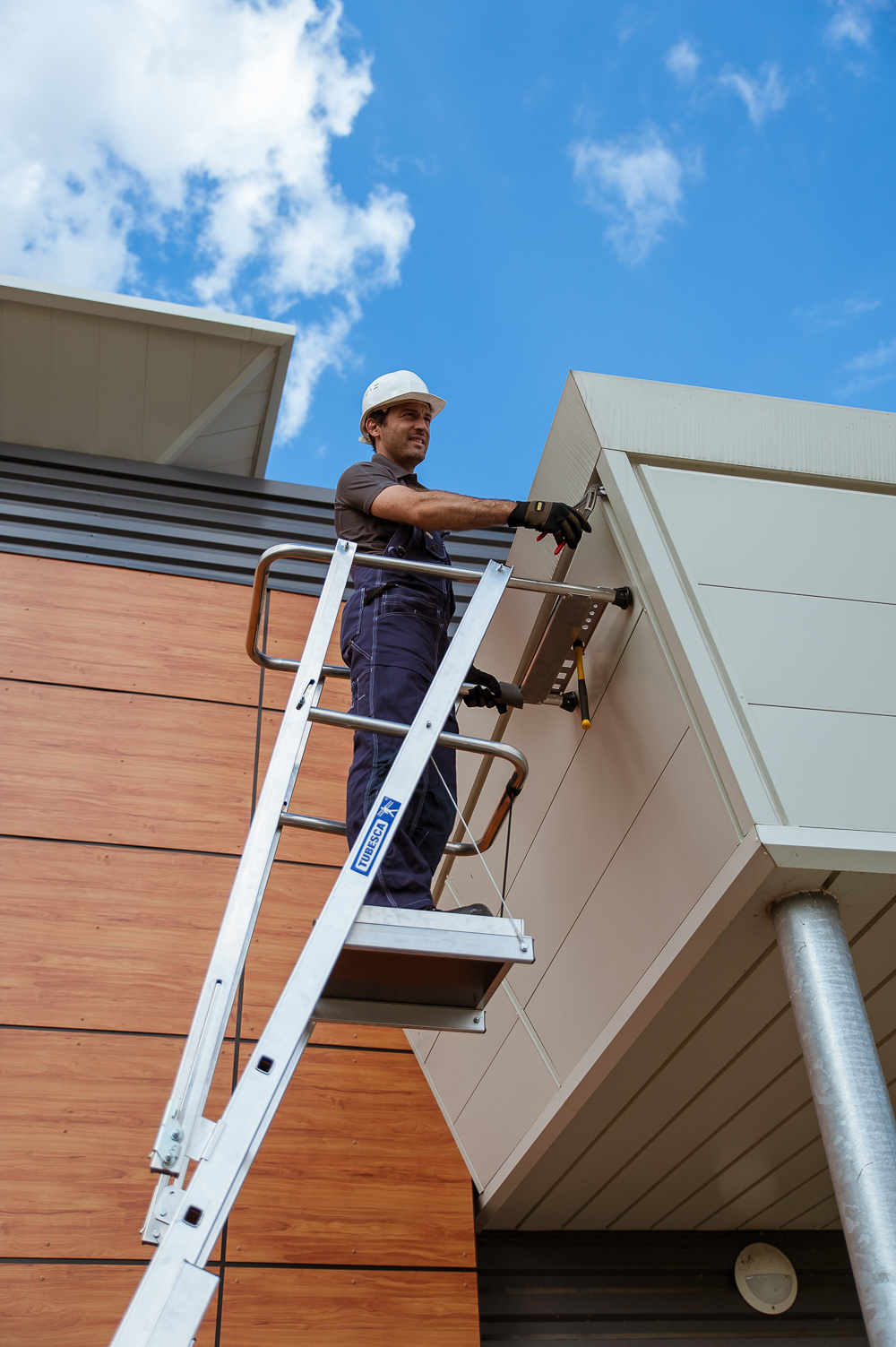 ÉCHELLE D'APPUI À COULISSE ALU - ACCÈS 4.95M - TUBESCA COMABI - 02432108