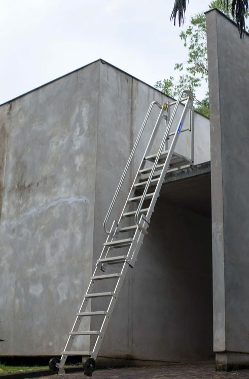 ÉCHELLE D'ACCÈS DALLE HAUTEUR 2.70 À 4.80M - TUBESCA COMABI - 02451212