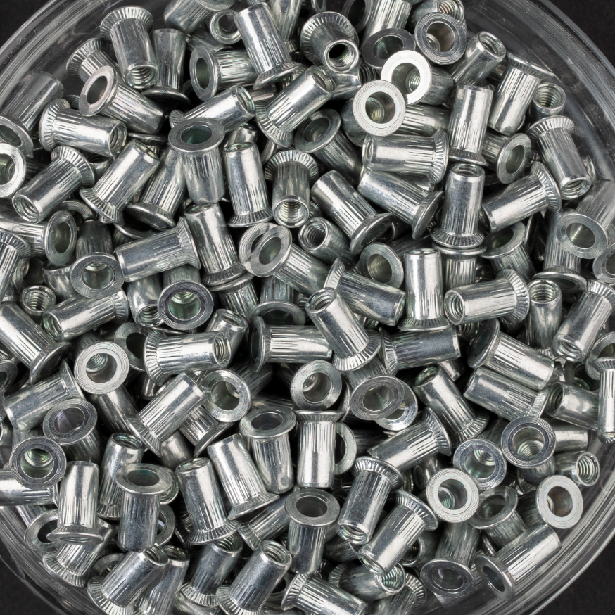 500 écrous crantés à acier à tête fraisée 90° à M4x11,5mm - SCELL-IT - TCK0435