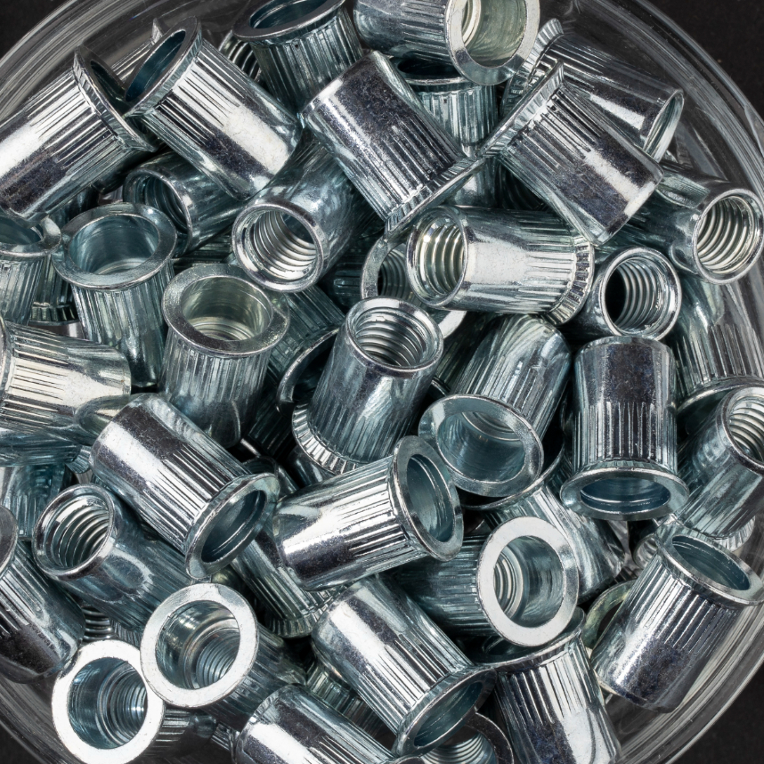 100 écrous crantés à acier à tête fraisée 90° à M10x21mm - SCELL-IT - TCK1045