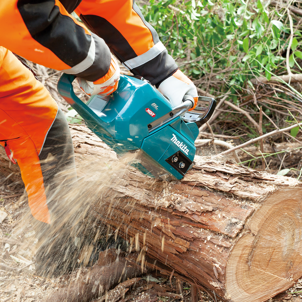 Tronçonneuse 40 V max 40 cm avec batterie et chargeur - MAKITA - UC012GT102