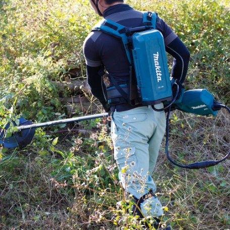Coupe-herbe connecté produit seul - MAKITA - UR201CZ