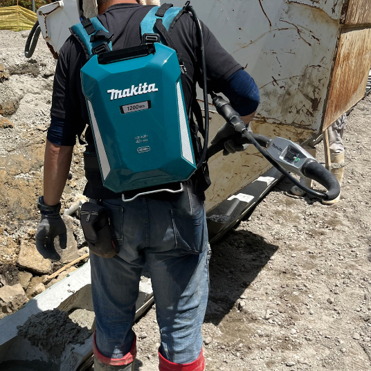 Vibreur à béton 40V MAX Ø43 mm - 1,5m - MAKITA - VR001CZ