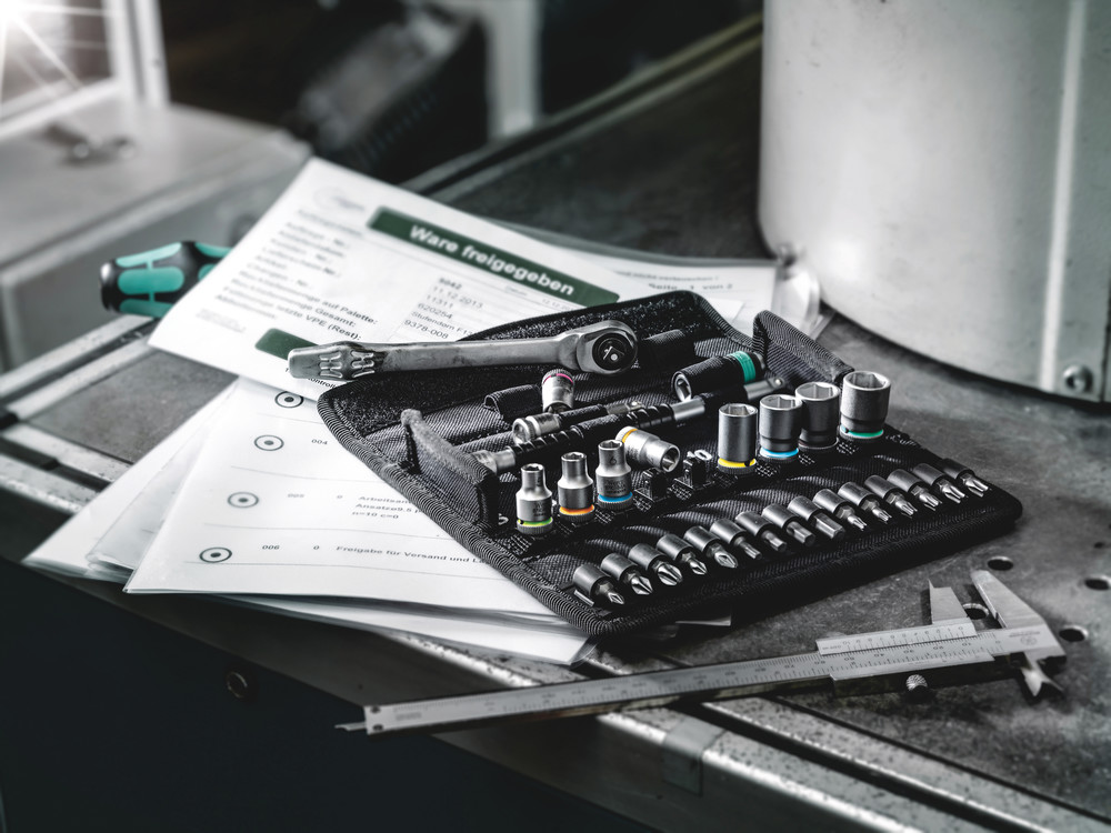 Jeu cliquet Metal avec carré mâle traversant, à carré 1/4