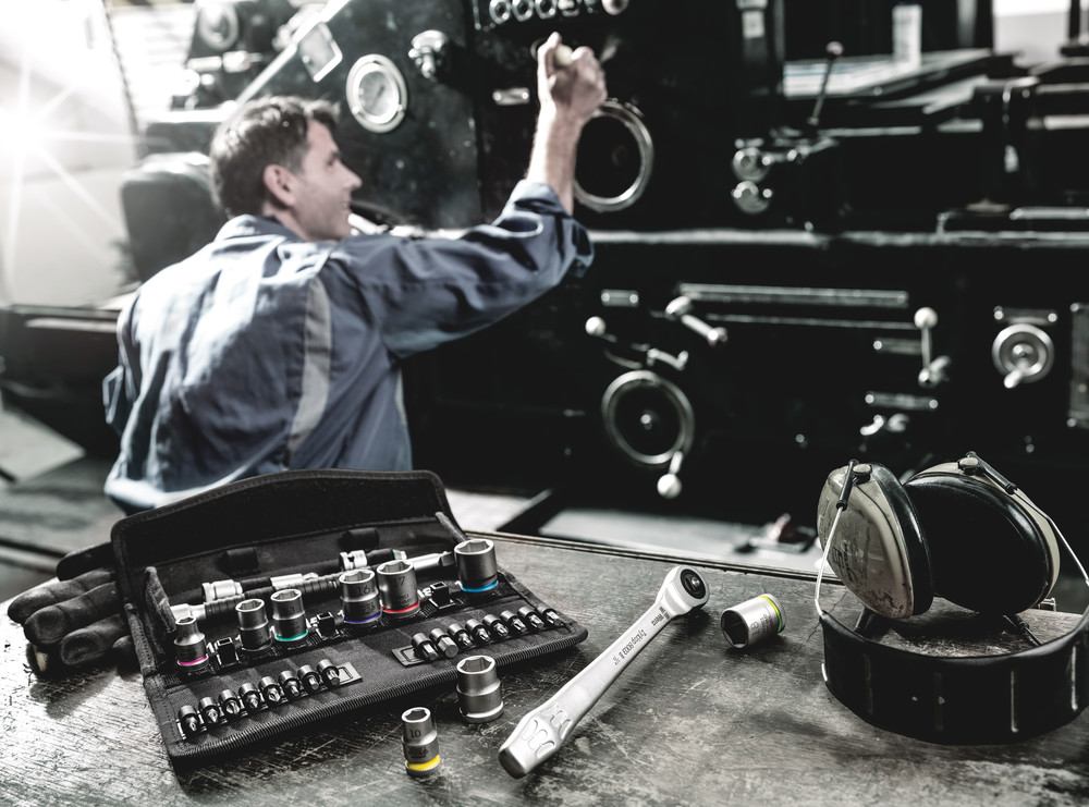 Jeu cliquet Metal avec carré mâle traversant, à carré 3/8