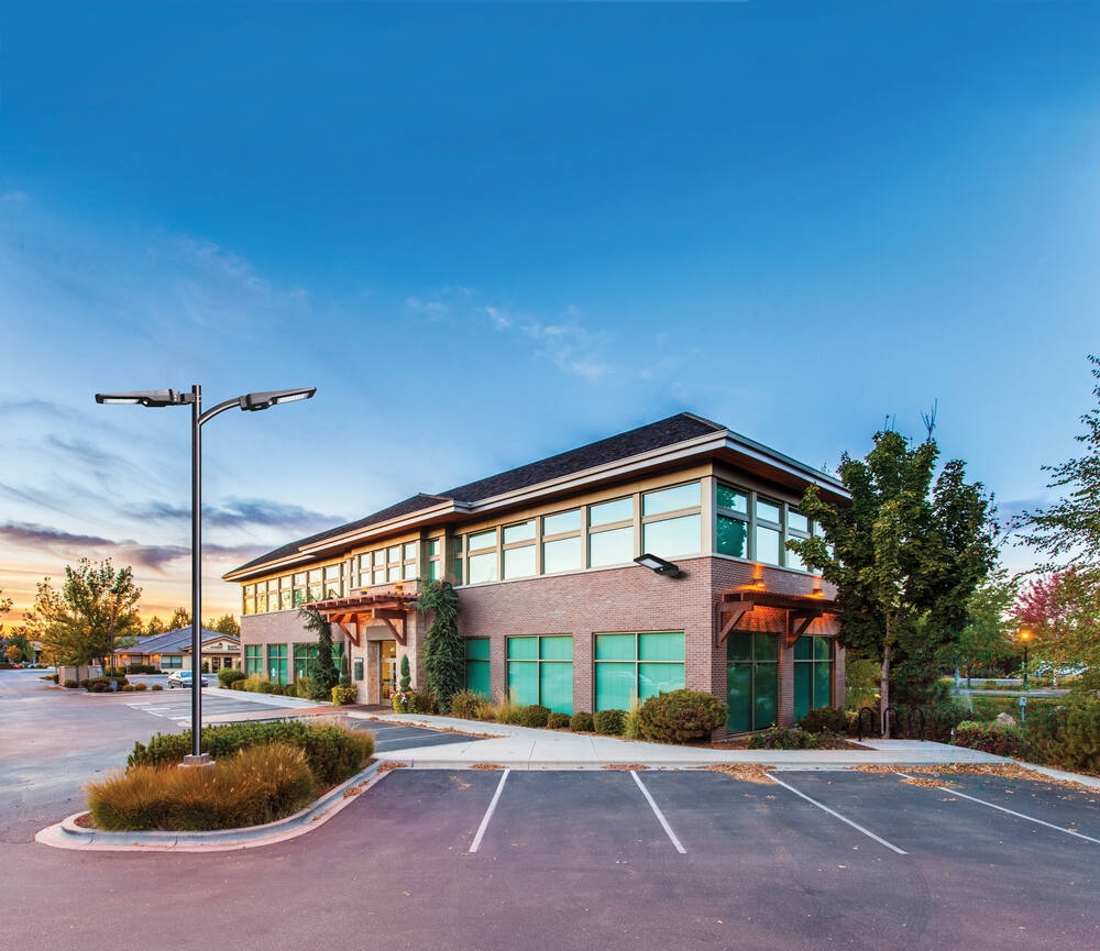 Lampadaire solaire LED 6000 lumens 40W avec détecteur et télécommande - DRAKKAR EQUIPEMENT - 82472