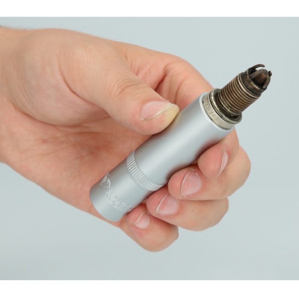 Douille 6 pans pour bougies d'allumage 1/2