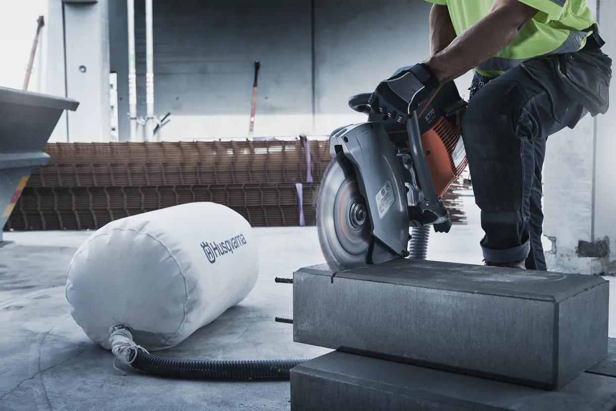 Découpeuse thermique HUSQVARNA K770 DRY-CUT Ø300 mm spécial extraction de poussières - 967942001