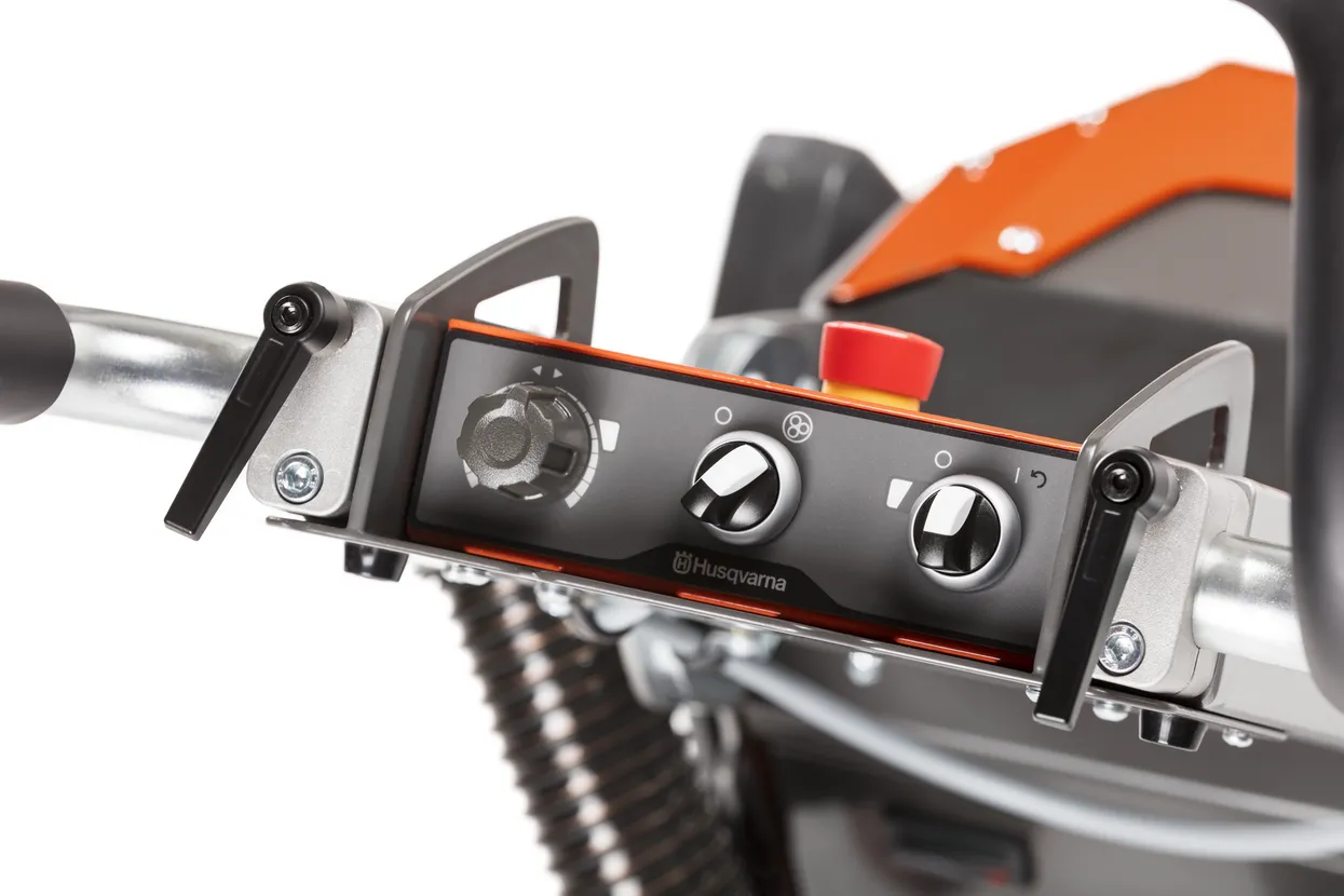 Ponçeuse PG 540 - 400 V TRIPHASE 5 BROCHES (livrée avec un jeu de 18 segments G1443S) HUSQVARNA - 967977401