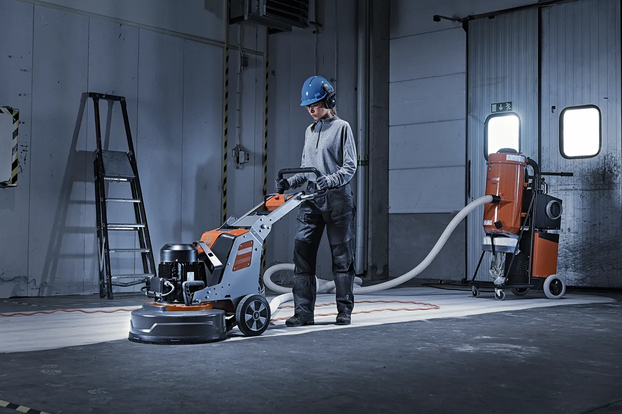 Ponçeuse PG 540 - 400 V TRIPHASE 5 BROCHES (livrée avec un jeu de 18 segments G1443S) HUSQVARNA - 967977401