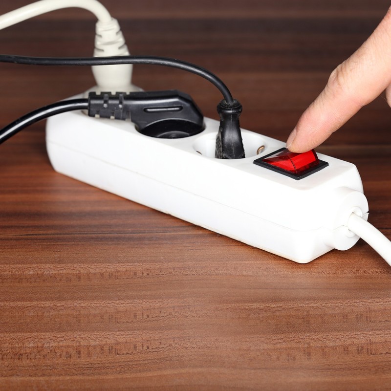 Bloc multiprise 3x16A avec interrupteur 1m CE & NF - VELAMP - MULTIP-FR-I-3